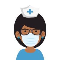 enfermera afro usando máscara facial icono aislado vector
