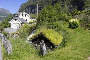 geiranger es un pequeño pueblo turístico en la región de sunnmore de noruega. foto