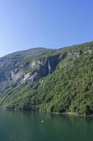 crucero en el fiordo de geiranger en noruega foto