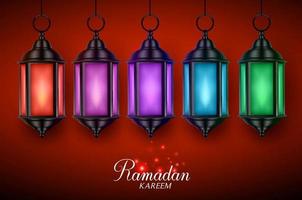 lámpara de farol o vector fanoso con luces de colores colgando en un fondo rojo oscuro con saludos de ramadán kareem