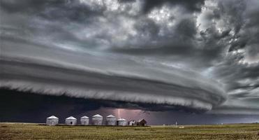 pradera nubes de tormenta canadá foto