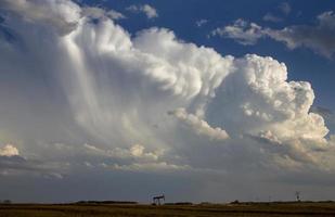 pradera nubes de tormenta foto