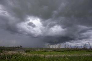 pradera nubes de tormenta canadá foto