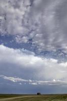 pradera nubes de tormenta foto