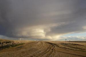 pradera nubes de tormenta foto