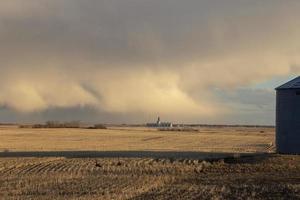 pradera nubes de tormenta foto