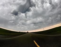 pradera nubes de tormenta foto