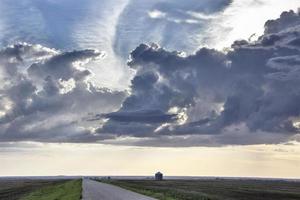 pradera nubes de tormenta canadá foto