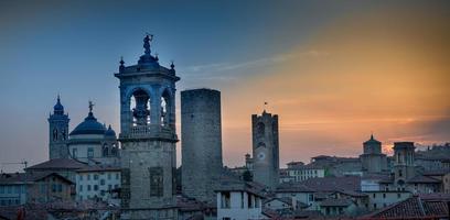 Santa María la Mayor en Bérgamo foto