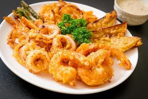 deep fried seafood with mix vegetable photo