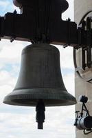 campana de metal en santo domingo de la calzada. torre de la catedral. España foto