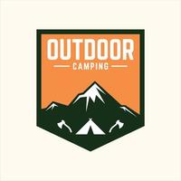 logotipo de montaña para aventura y logotipo al aire libre vector