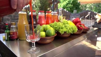 legumes frescos para bebida vegetariana - tomate, alface, pimenta, limão video