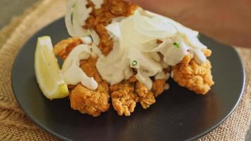 Snow Onion Chicken or Fried Chicken with Creamy Onions Sauce with Lemon in Korean style - Korean food style video