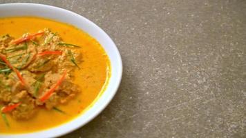 kit de repas thaï panang curry au porc - style de cuisine thaï video