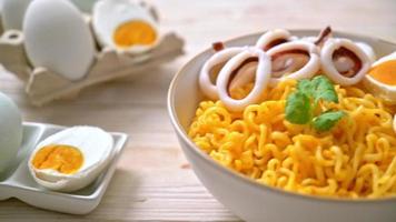 instant noodles salt egg flavour with squid or octopus bowl video