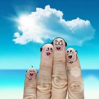 Finger family travels at the beach