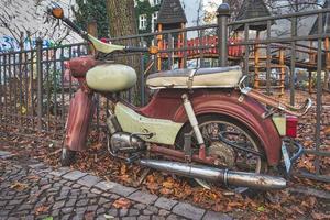 una motocicleta antigua foto