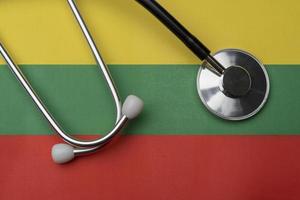 On the flag of Lithuania is a stethoscope.