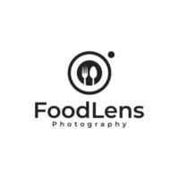 lente de la cámara de comida fotografía diseño de logotipo de fotógrafo fotográfico vector con tenedor cuchara espacio negativo icono símbolo