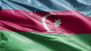 bandeira do azerbaijão acenando lentamente no loop de vento. bandeira do azerbaijão balançando suavemente na brisa. fundo de preenchimento completo. Ciclo de 20 segundos. video