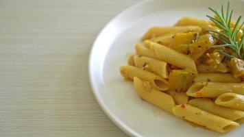pumpa penne pasta alfredo sauce - vegansk och vegetarisk matstil video