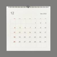 página del calendario de diciembre de 2022 sobre fondo blanco. fondo de calendario para recordatorio, planificación de negocios, reunión de citas y eventos.