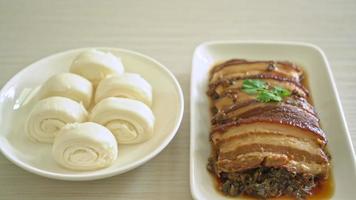 mei cai kou rou oder gedämpfter schweinebauch mit senfkohlrezepten - chinesisches essen video