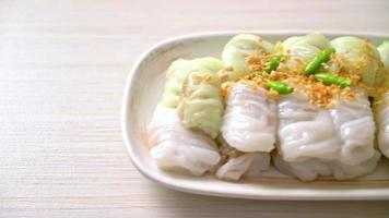 Kow Griep Pag Mor or Pork Steamed Rice Parcels video