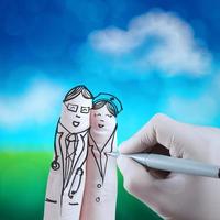 encantadora pareja dibujada a mano y dedo, médico y enfermera con fondo de naturaleza verde como concepto foto
