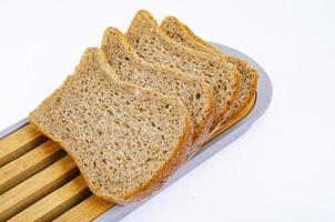 pan de proteína de forma cuadrada en rodajas, comida saludable. foto de estudio