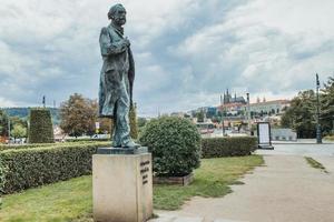 praga, cechia repubblic 2019. estatua de antonin dvoiak en praga foto