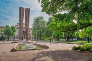 Bérgamo. italia 2015. monumento a los alpinos en la ciudad de bergamo lombardia italia foto