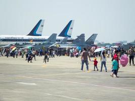 fuerza aérea real tailandesa don muang bangkok tailandia12 de enero de 2019día nacional del niño la fuerza aérea real tailandesa espectáculo aéreo y espectáculo aéreo. en bangkok, tailandia, 12 de enero de 2019. foto