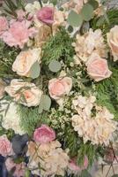 White wedding flowers and wedding decorations photo