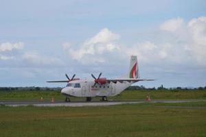 sorong, papúa occidental, indonesia, 15 de junio de 2021. un pequeño avión pionero foto