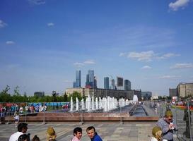 moscú, rusia-9 de mayo de 2016-celebración de la victoria del día en el centro de moscú con un buen clima soleado. foto