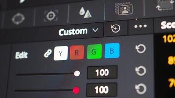 gráfico de clasificación de color o indicador de corrección de color rgb en el monitor foto