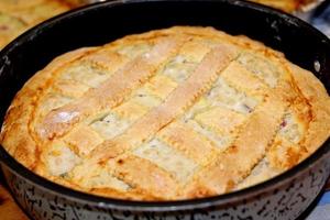 Neapolitan Pastiera ... Neapolitan Easter cake photo