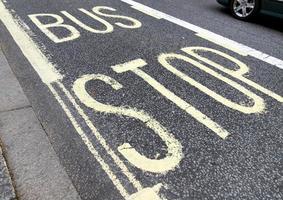 señal de parada de autobús foto