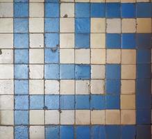 fondo de piso de mosaico azul y blanco foto