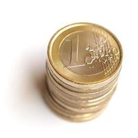 pila de monedas de euro foto