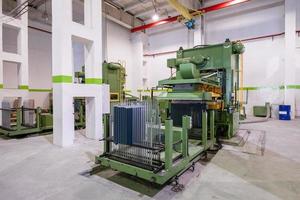 machine assembly of radiators and capacitor for air conditioners photo