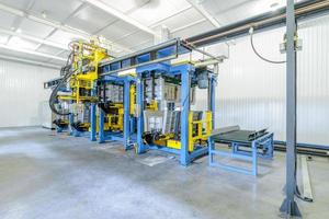 molding and cast press machine for the manufacture of plastic parts using polymers for  refrigerator photo
