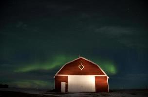 granero de canadá de la aurora boreal foto