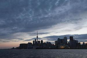 horizonte de toronto desde el muelle foto