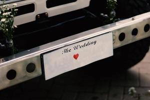 momento de la boda, ceremonia al aire libre al aire libre, ramos de flores foto