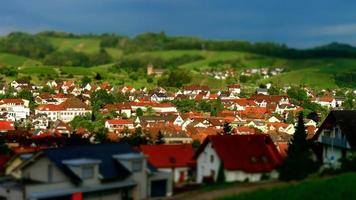 colorido paisaje vista del pequeño pueblo kappelrodeck foto