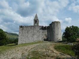 iglesia de la santísima trinidad en hrastovlje foto