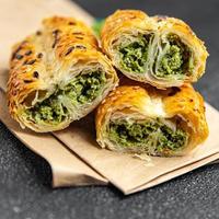 rollini phyllo pastry spinach, cheese, cream cheese savory pastries ready to eat